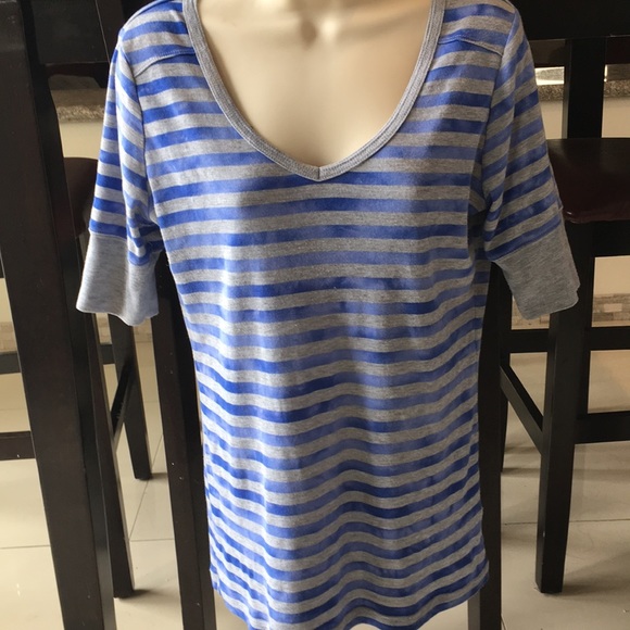 Calvin Klein Tops - Calvin Klein v-neck Striped cute top!